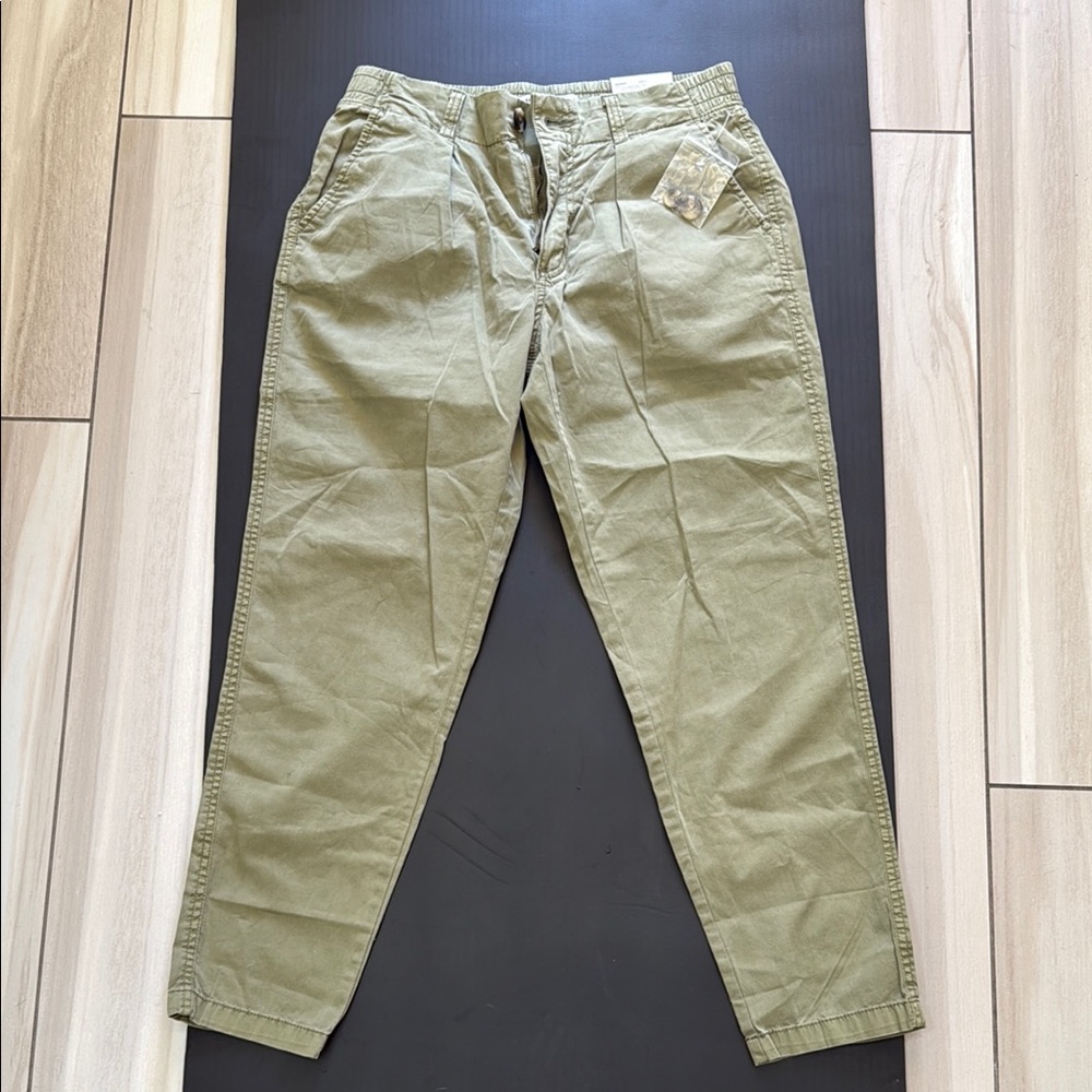 Cozy Sonoma Women's Olive Cropped Pants